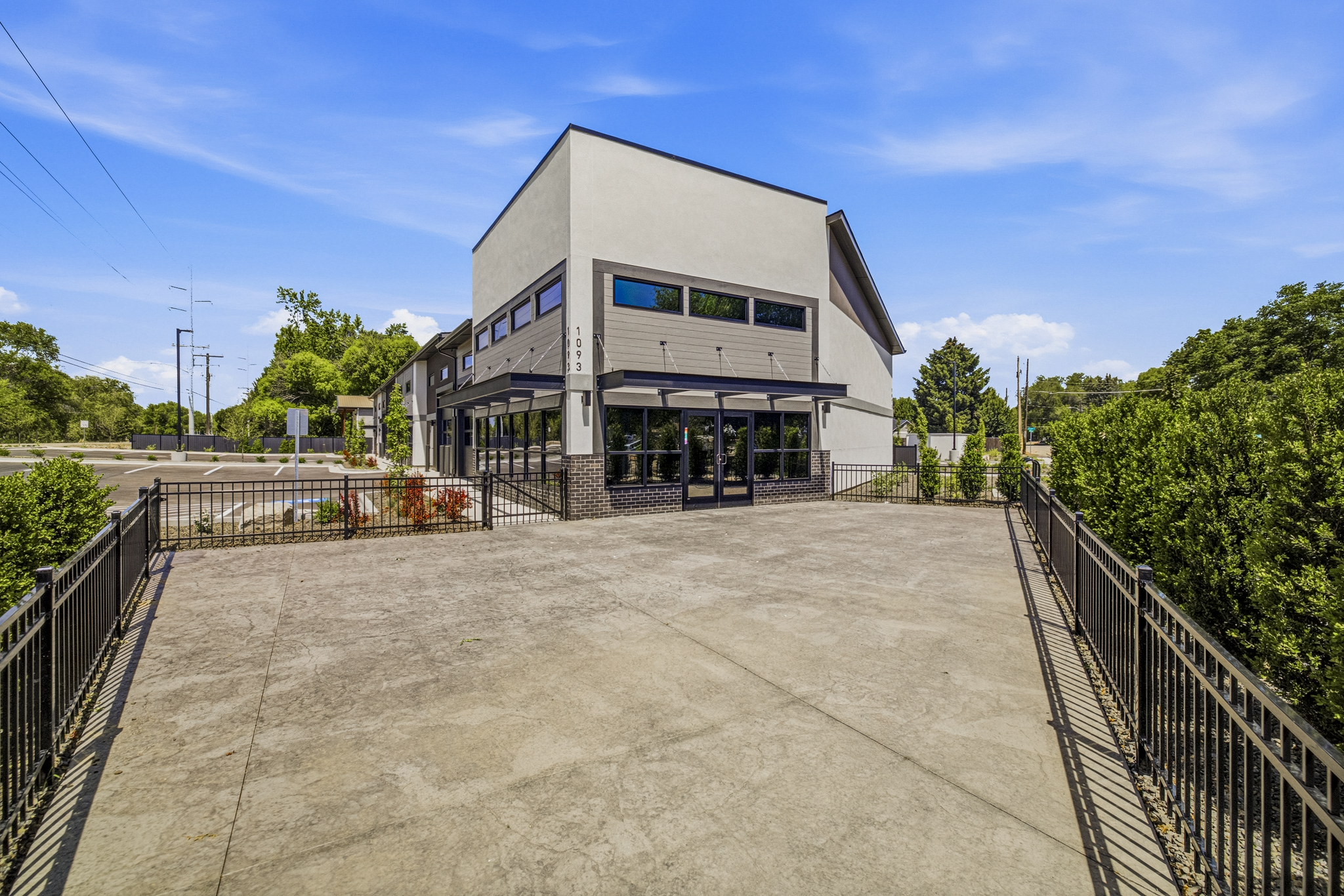 01-Exterior